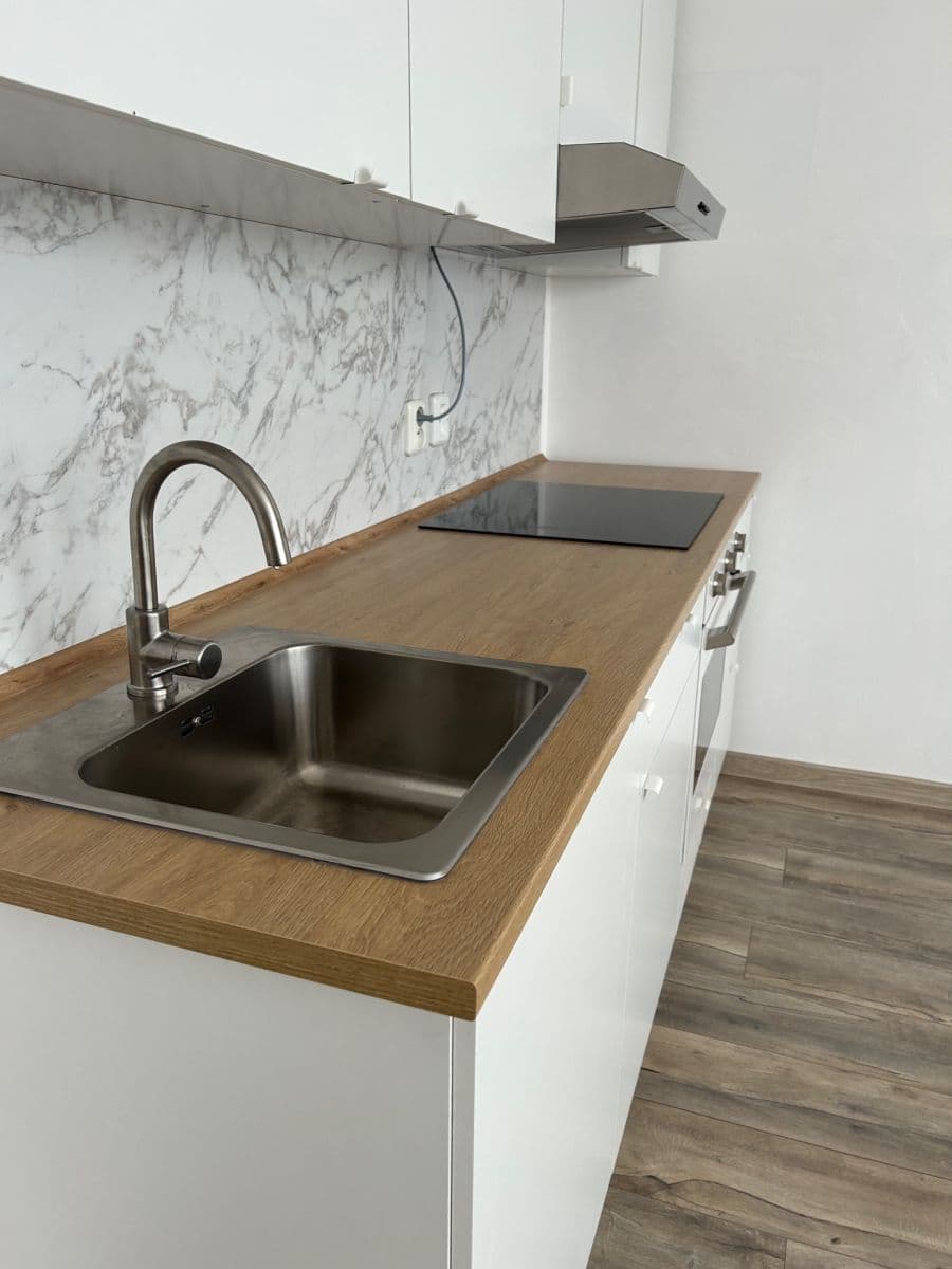 Pronájem bytu 1+kk 31 m², Přeštická, Praha, Praha Pronájem bytu 1+kk 31 m², Přeštická, Praha, Praha