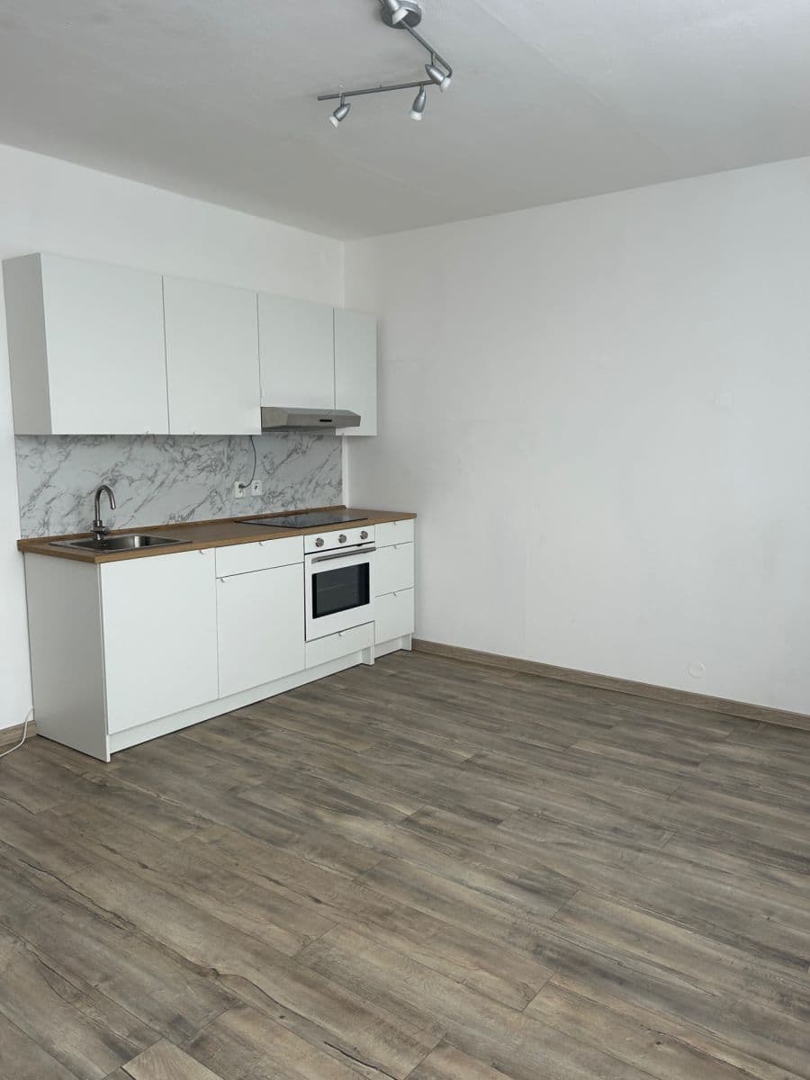 Pronájem bytu 1+kk 31 m², Přeštická, Praha, Praha Pronájem bytu 1+kk 31 m², Přeštická, Praha, Praha