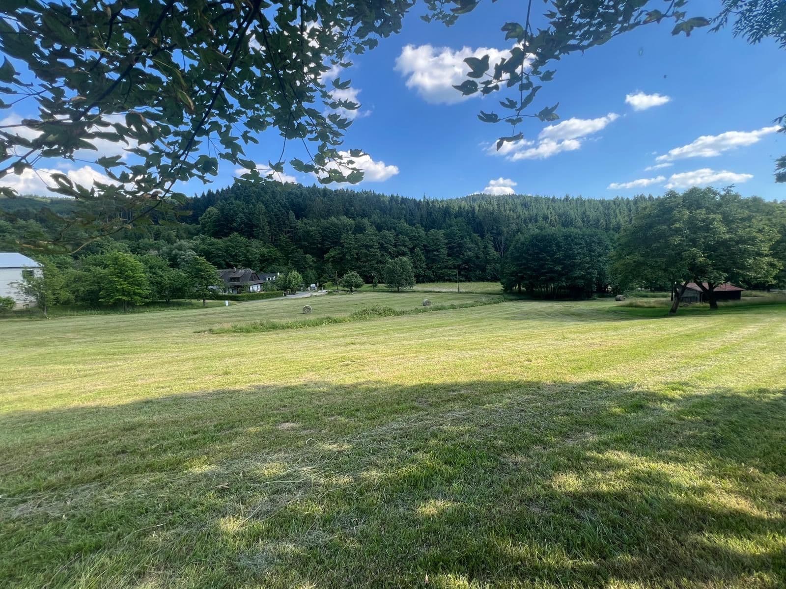 Prodej pozemku 9.000 m², Držková, Zlínský kraj Prodej pozemku 9.000 m², Držková, Zlínský kraj