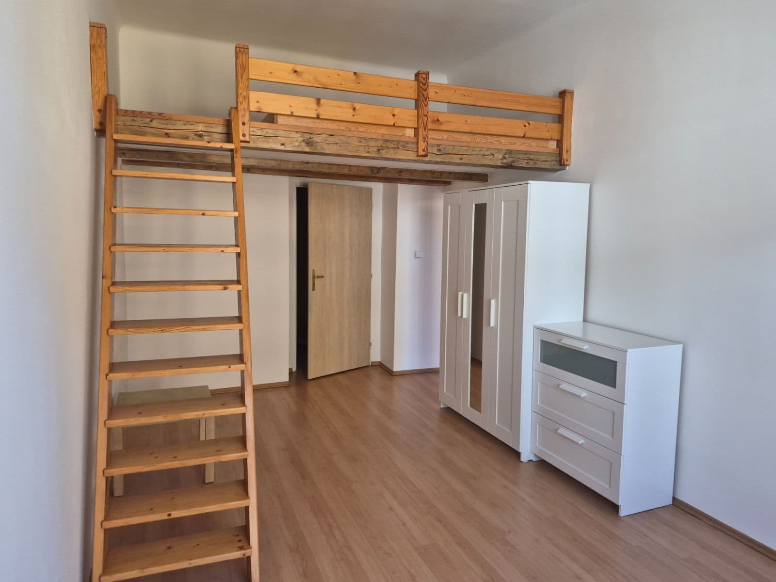 Pronájem bytu 2+kk 48 m², Boleslavova, Praha, Praha Pronájem bytu 2+kk 48 m², Boleslavova, Praha, Praha