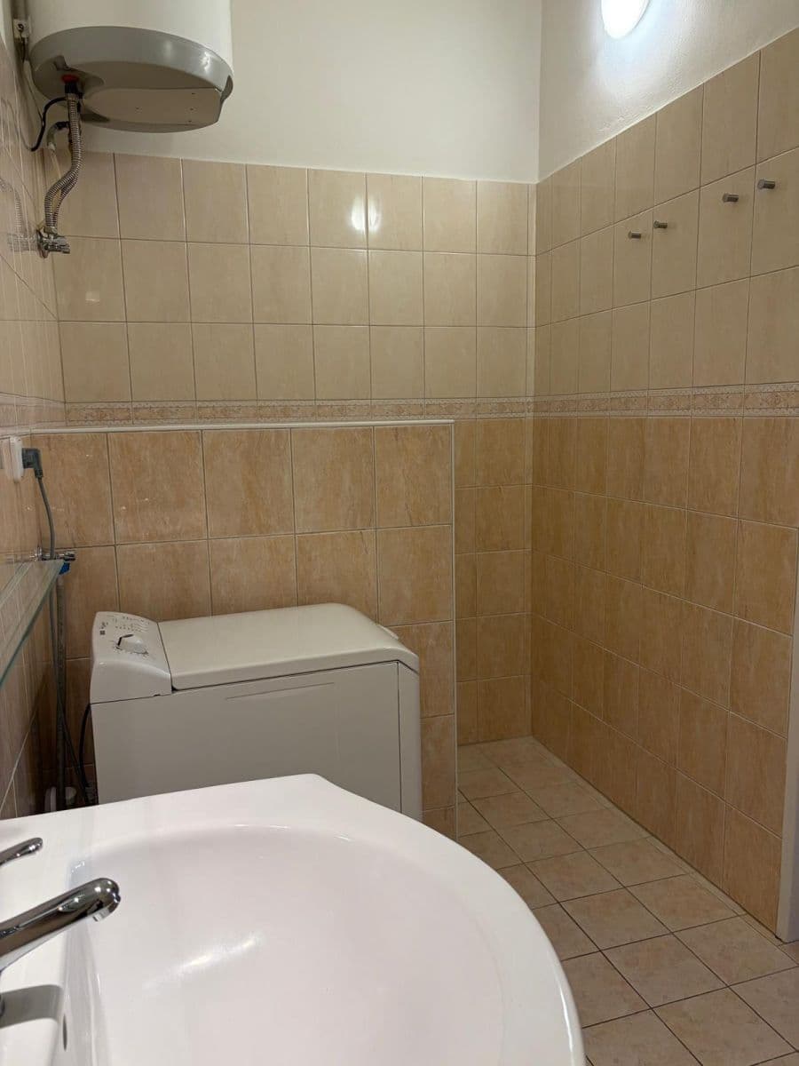 Pronájem bytu 2+kk 48 m², Boleslavova, Praha, Praha Pronájem bytu 2+kk 48 m², Boleslavova, Praha, Praha