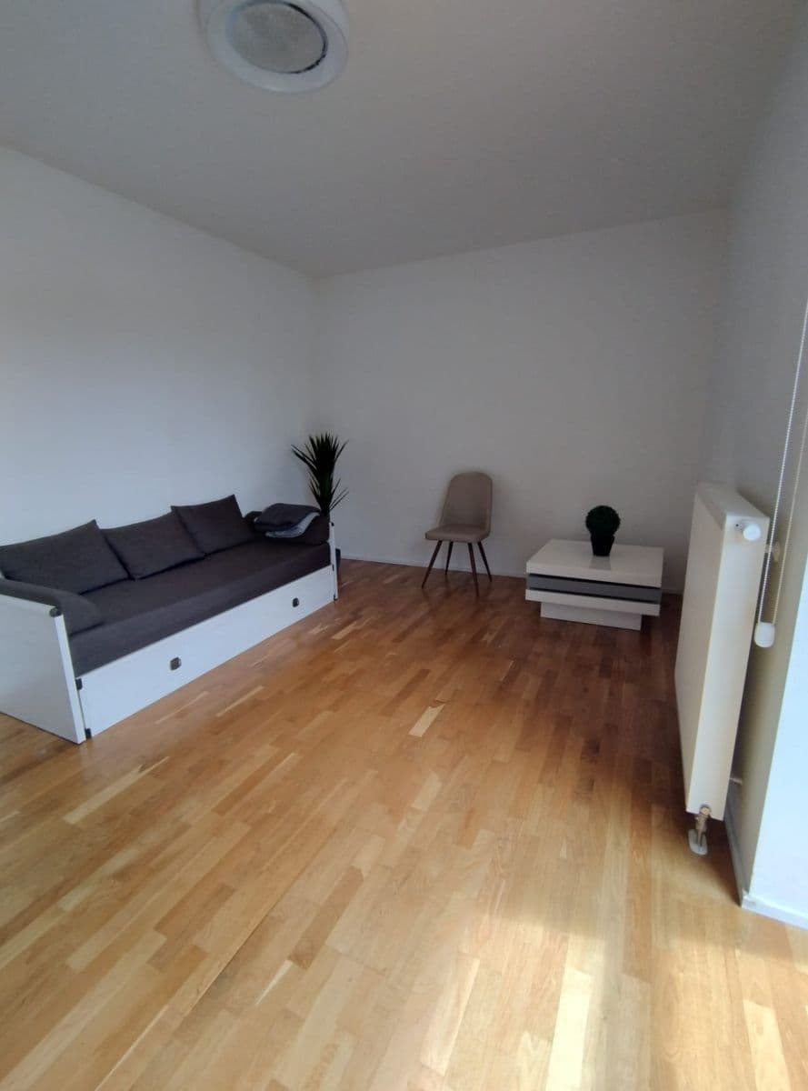 Pronájem bytu 2+kk 43 m², Na Radouči, Mladá Boleslav, Středočeský kraj Pronájem bytu 2+kk 43 m², Na Radouči, Mladá Boleslav, Středočeský kraj
