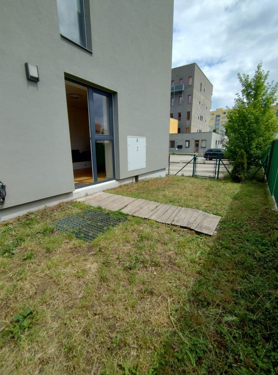 Pronájem bytu 2+kk 43 m², Na Radouči, Mladá Boleslav, Středočeský kraj Pronájem bytu 2+kk 43 m², Na Radouči, Mladá Boleslav, Středočeský kraj