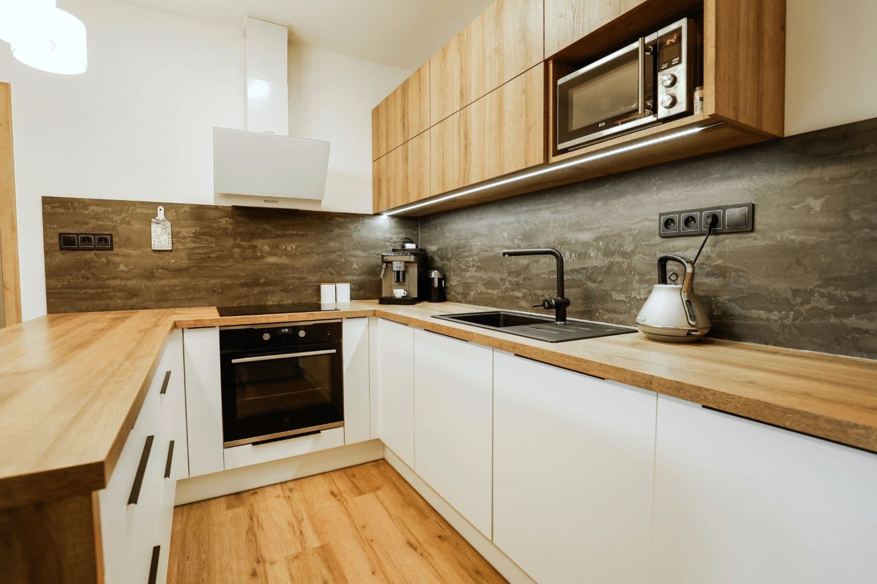 Prodej bytu 3+kk 101 m², Adamovská, Trutnov, Královéhradecký kraj Prodej bytu 3+kk 101 m², Adamovská, Trutnov, Královéhradecký kraj