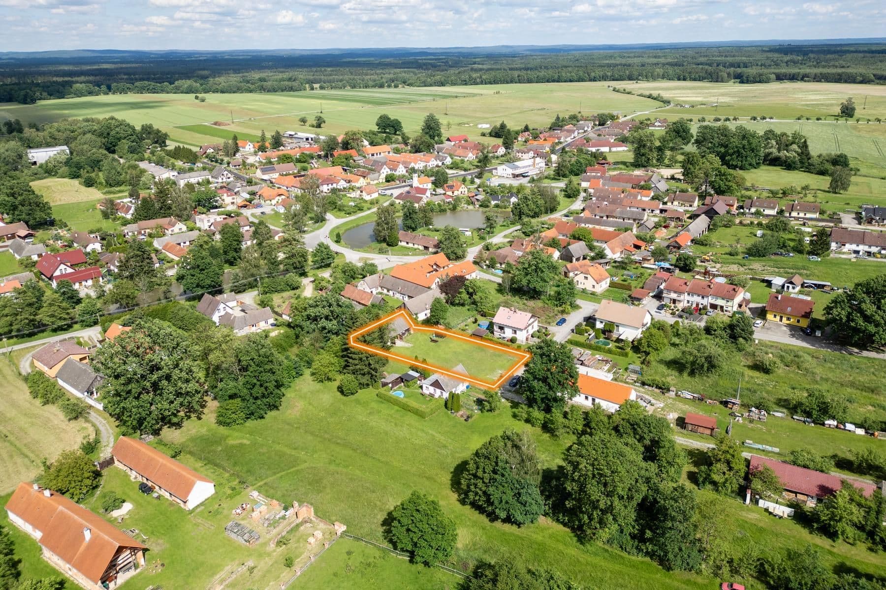 Prodej pozemku 1.085 m², Třeboň, Jihočeský kraj Prodej pozemku 1.085 m², Třeboň, Jihočeský kraj