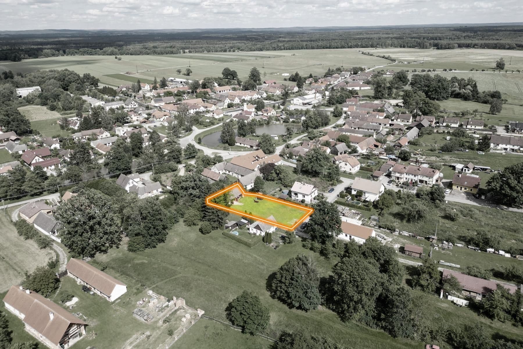 Prodej pozemku 1.085 m², Třeboň, Jihočeský kraj Prodej pozemku 1.085 m², Třeboň, Jihočeský kraj