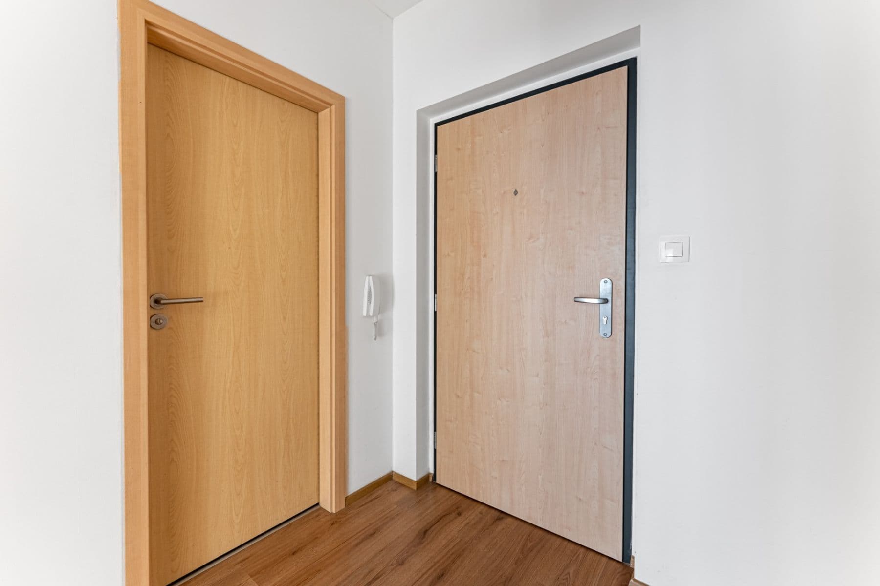 Pronájem bytu 1+kk 32 m², U Hostavického potoka, Praha, Praha Pronájem bytu 1+kk 32 m², U Hostavického potoka, Praha, Praha