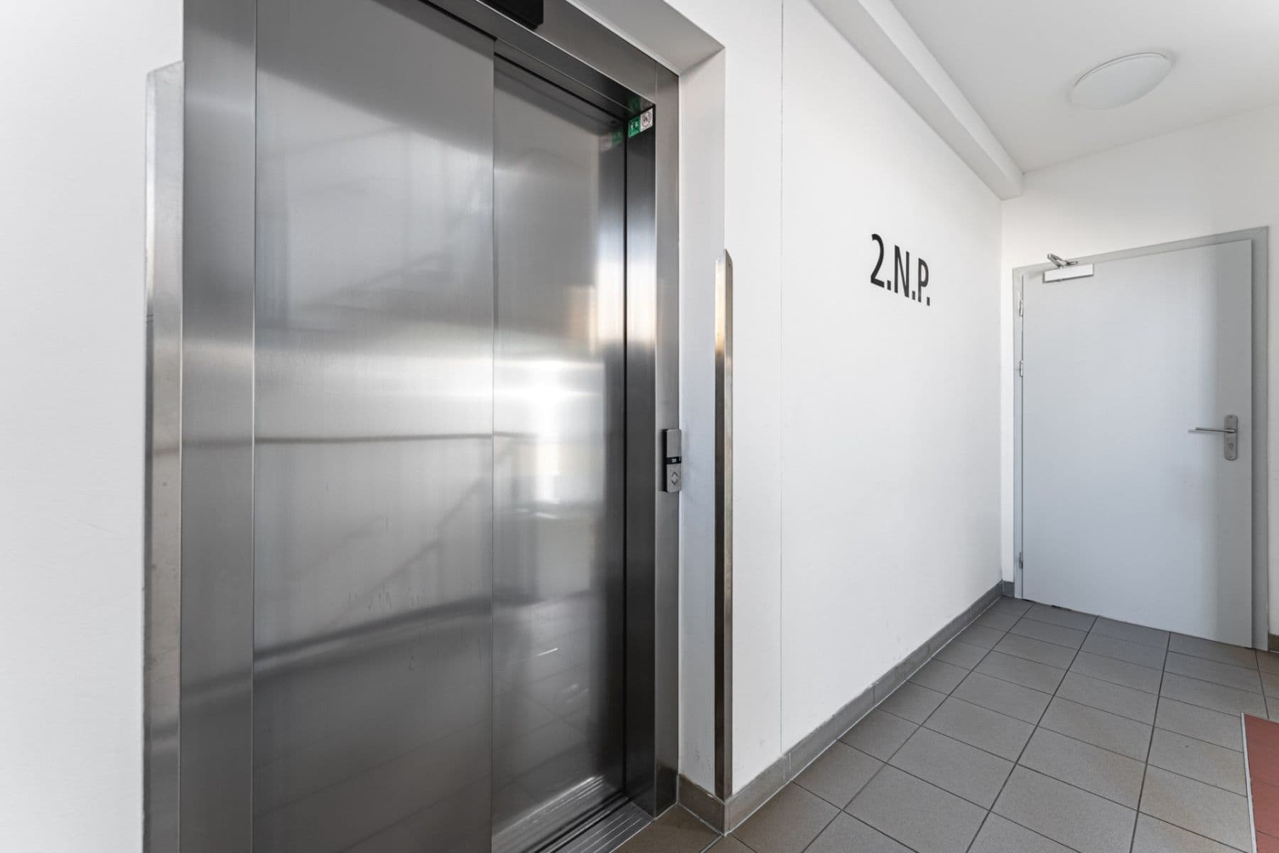 Pronájem bytu 1+kk 32 m², U Hostavického potoka, Praha, Praha Pronájem bytu 1+kk 32 m², U Hostavického potoka, Praha, Praha