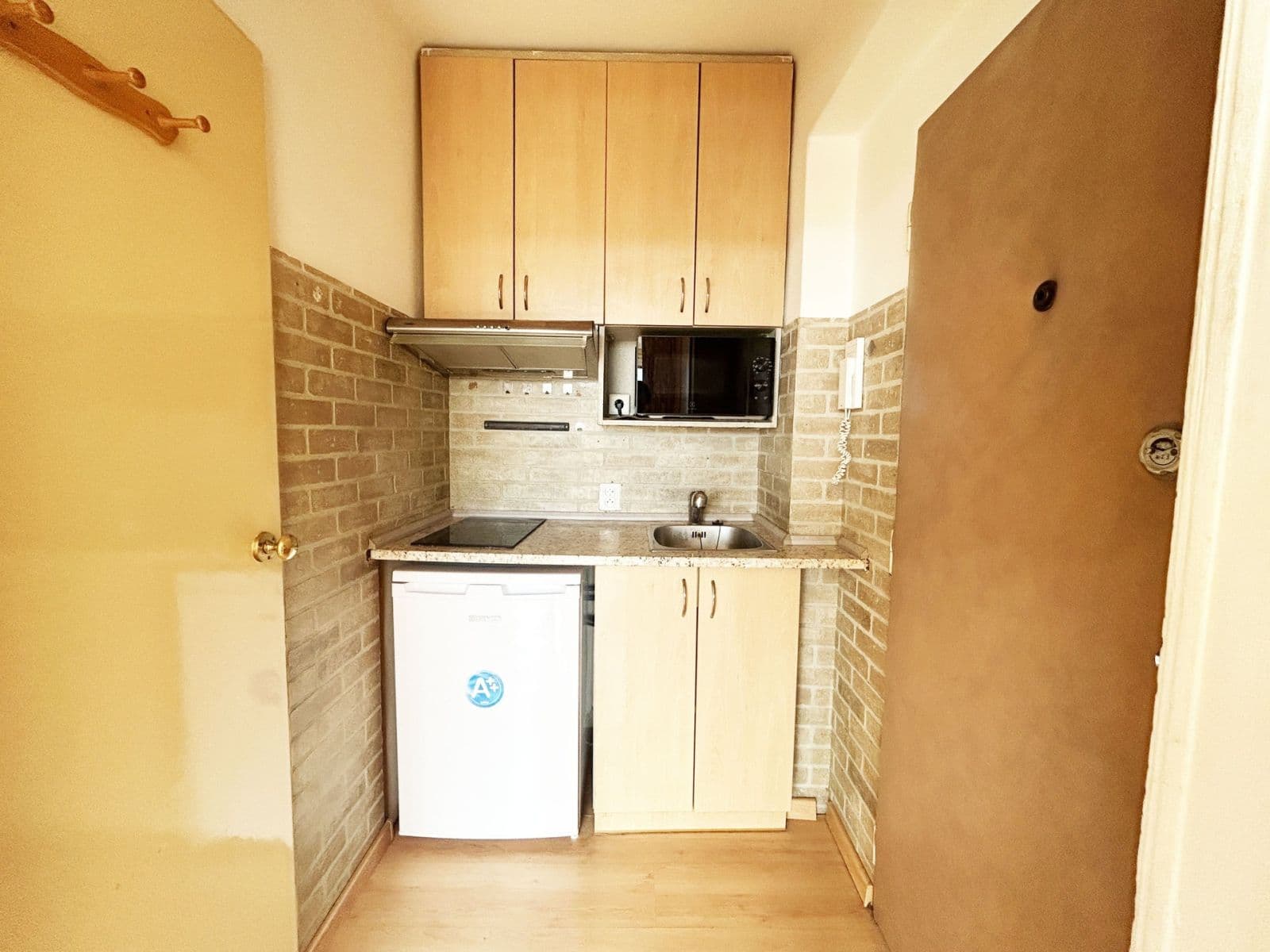 Pronájem bytu 1+kk 23 m², K Červenému vrchu, Praha, Praha Pronájem bytu 1+kk 23 m², K Červenému vrchu, Praha, Praha