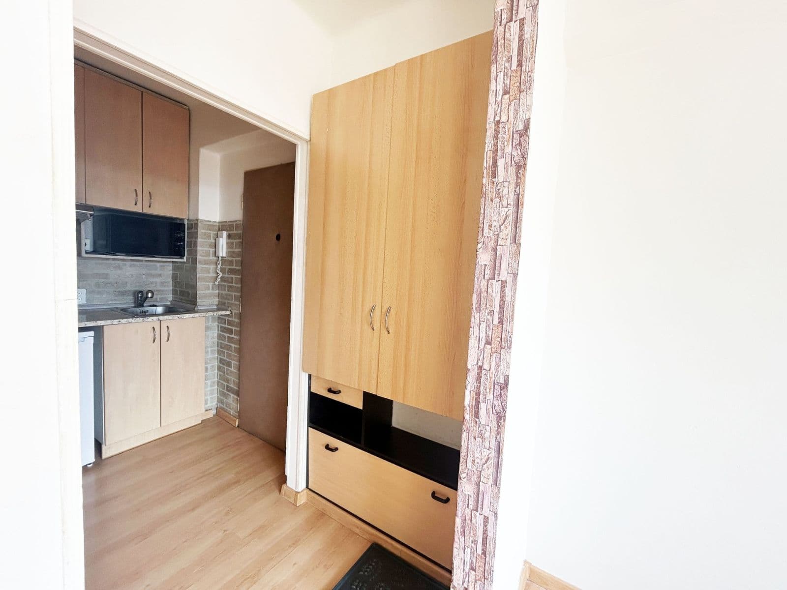 Pronájem bytu 1+kk 23 m², K Červenému vrchu, Praha, Praha Pronájem bytu 1+kk 23 m², K Červenému vrchu, Praha, Praha