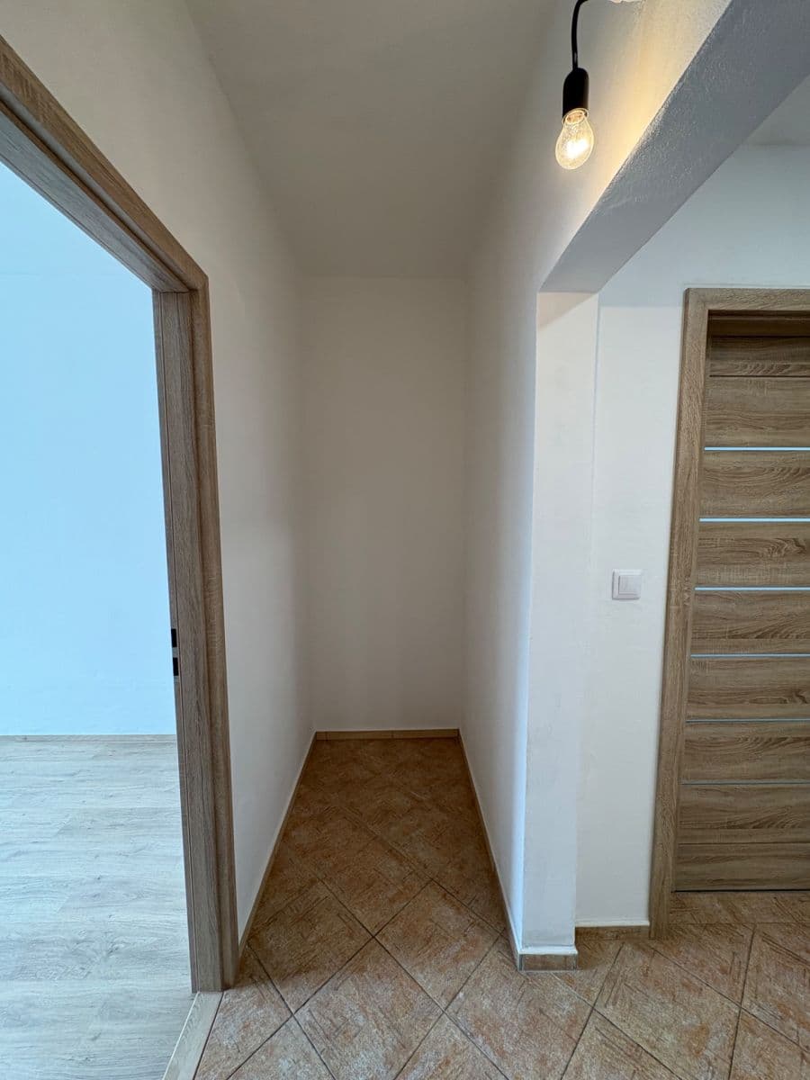 Pronájem bytu 3+1 70 m², Trnkova, Olomouc, Olomoucký kraj Pronájem bytu 3+1 70 m², Trnkova, Olomouc, Olomoucký kraj