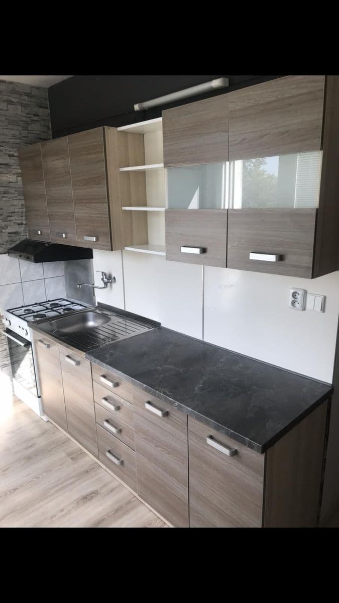 Prodej bytu 2+1 52 m², Plešivecká, Karlovy Vary, Karlovarský kraj Prodej bytu 2+1 52 m², Plešivecká, Karlovy Vary, Karlovarský kraj