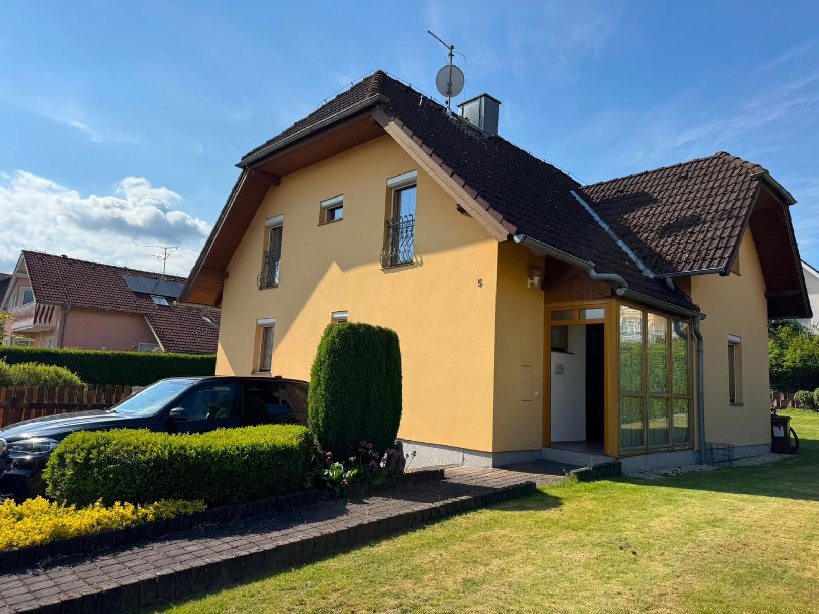 Prodej domu 100 m², pozemek 690 m², U Ovčárny, Karlovy Vary, Karlovarský kraj Prodej domu 100 m², pozemek 690 m², U Ovčárny, Karlovy Vary, Karlovarský kraj