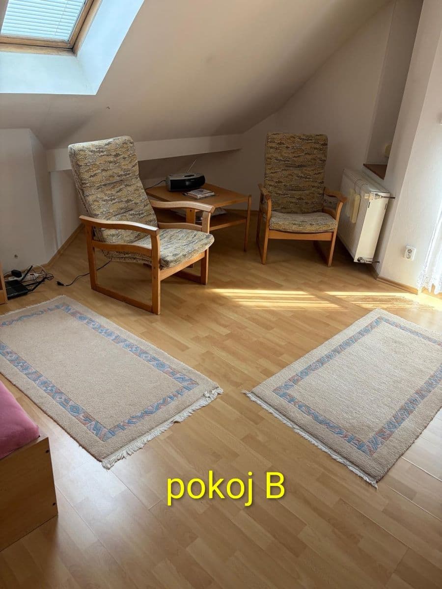 Prodej domu 100 m², pozemek 690 m², U Ovčárny, Karlovy Vary, Karlovarský kraj Prodej domu 100 m², pozemek 690 m², U Ovčárny, Karlovy Vary, Karlovarský kraj