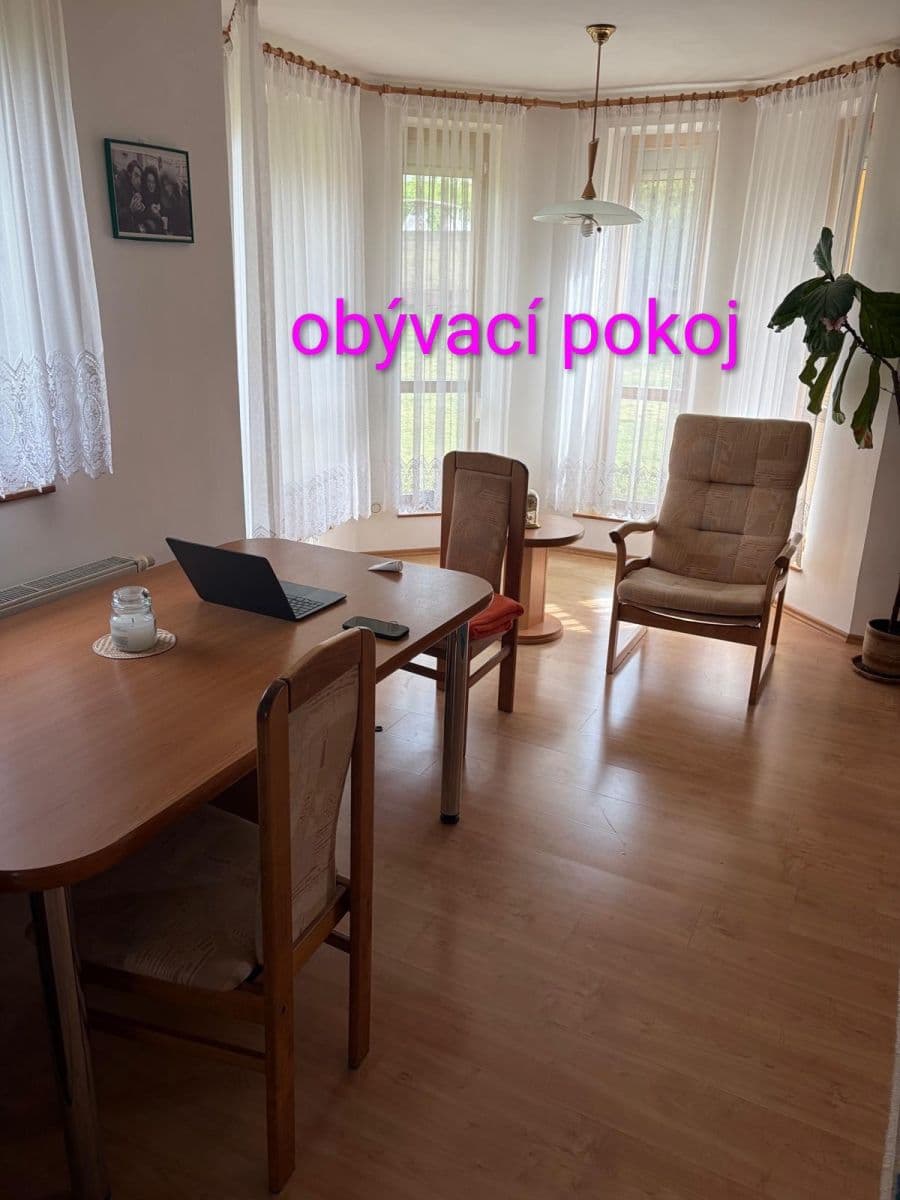 Prodej domu 100 m², pozemek 690 m², U Ovčárny, Karlovy Vary, Karlovarský kraj Prodej domu 100 m², pozemek 690 m², U Ovčárny, Karlovy Vary, Karlovarský kraj