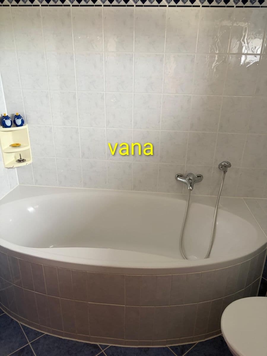 Prodej domu 100 m², pozemek 690 m², U Ovčárny, Karlovy Vary, Karlovarský kraj Prodej domu 100 m², pozemek 690 m², U Ovčárny, Karlovy Vary, Karlovarský kraj