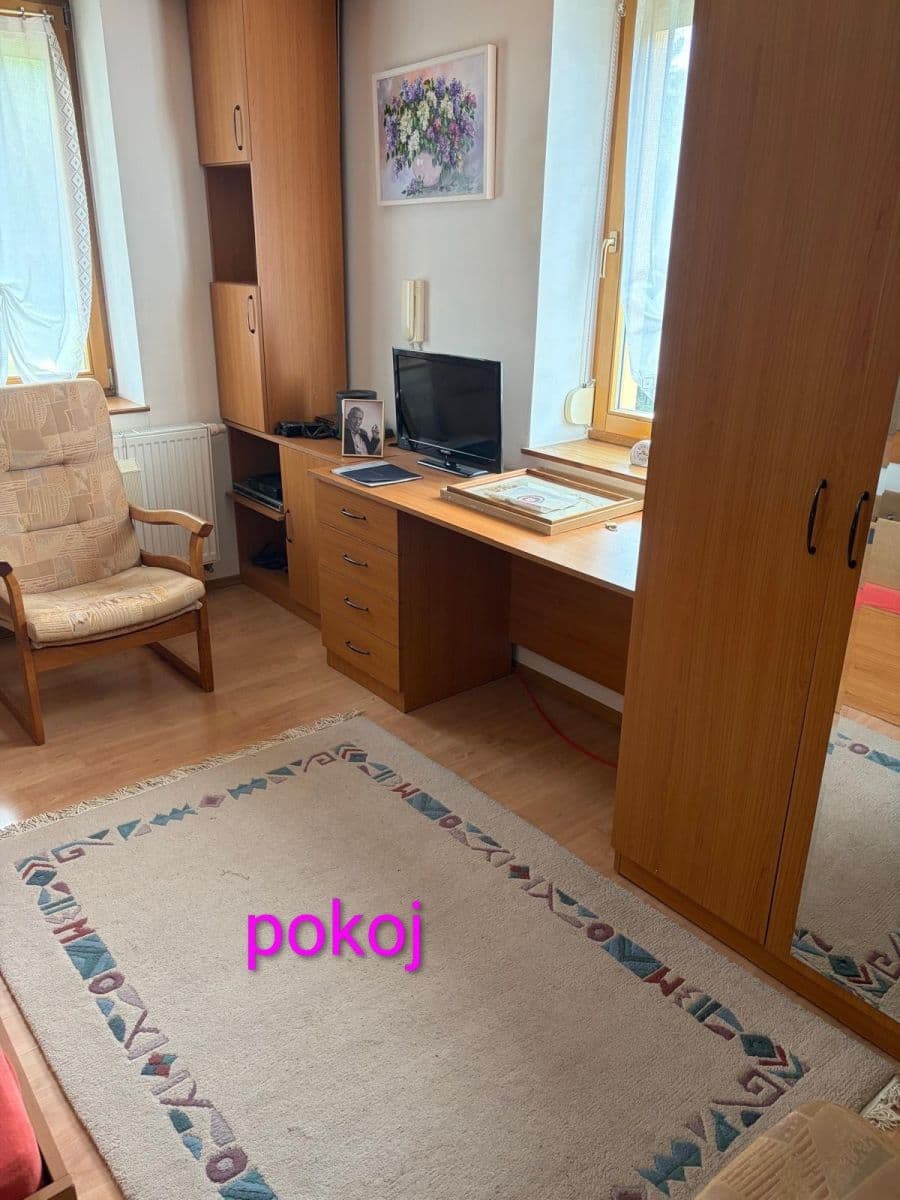 Prodej domu 100 m², pozemek 690 m², U Ovčárny, Karlovy Vary, Karlovarský kraj Prodej domu 100 m², pozemek 690 m², U Ovčárny, Karlovy Vary, Karlovarský kraj
