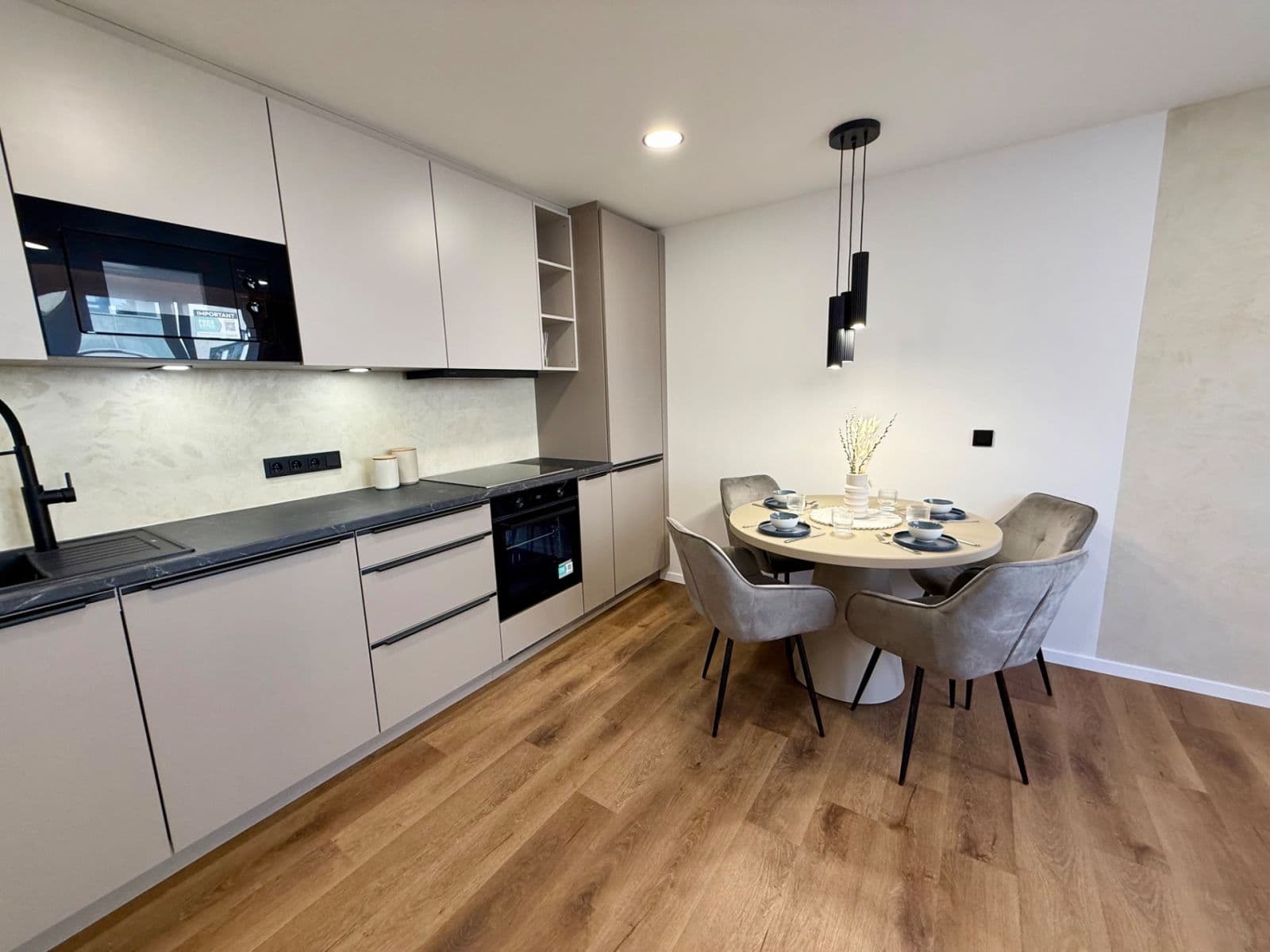 Prodej bytu 2+kk 36 m², Nedašovská, Praha, Praha Prodej bytu 2+kk 36 m², Nedašovská, Praha, Praha