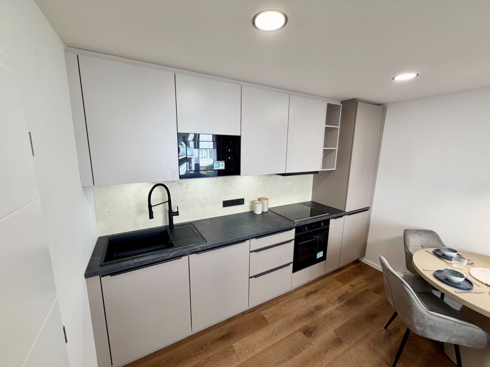 Prodej bytu 2+kk 36 m², Nedašovská, Praha, Praha Prodej bytu 2+kk 36 m², Nedašovská, Praha, Praha