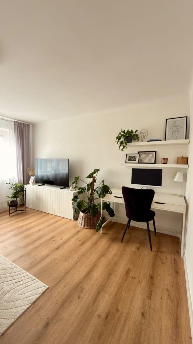 Pronájem bytu 2+kk 60 m², Jarosl. Kociána, Kladno, Středočeský kraj Pronájem bytu 2+kk 60 m², Jarosl. Kociána, Kladno, Středočeský kraj