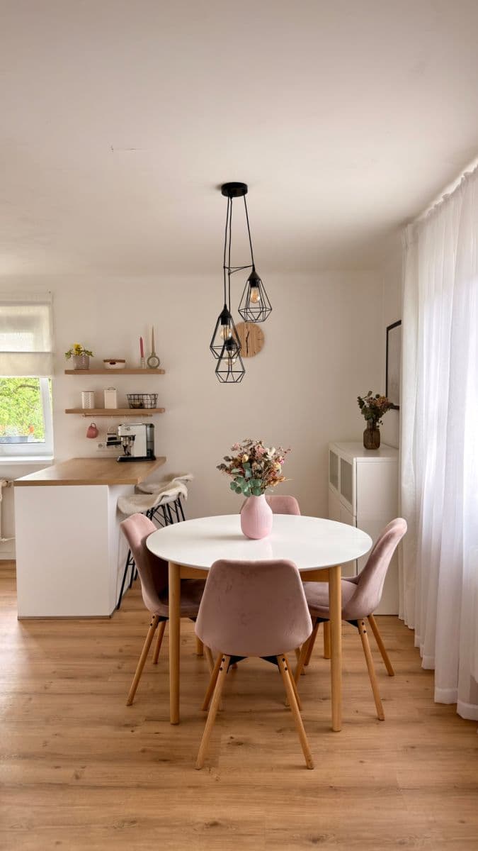 Pronájem bytu 2+kk 60 m², Jarosl. Kociána, Kladno, Středočeský kraj Pronájem bytu 2+kk 60 m², Jarosl. Kociána, Kladno, Středočeský kraj