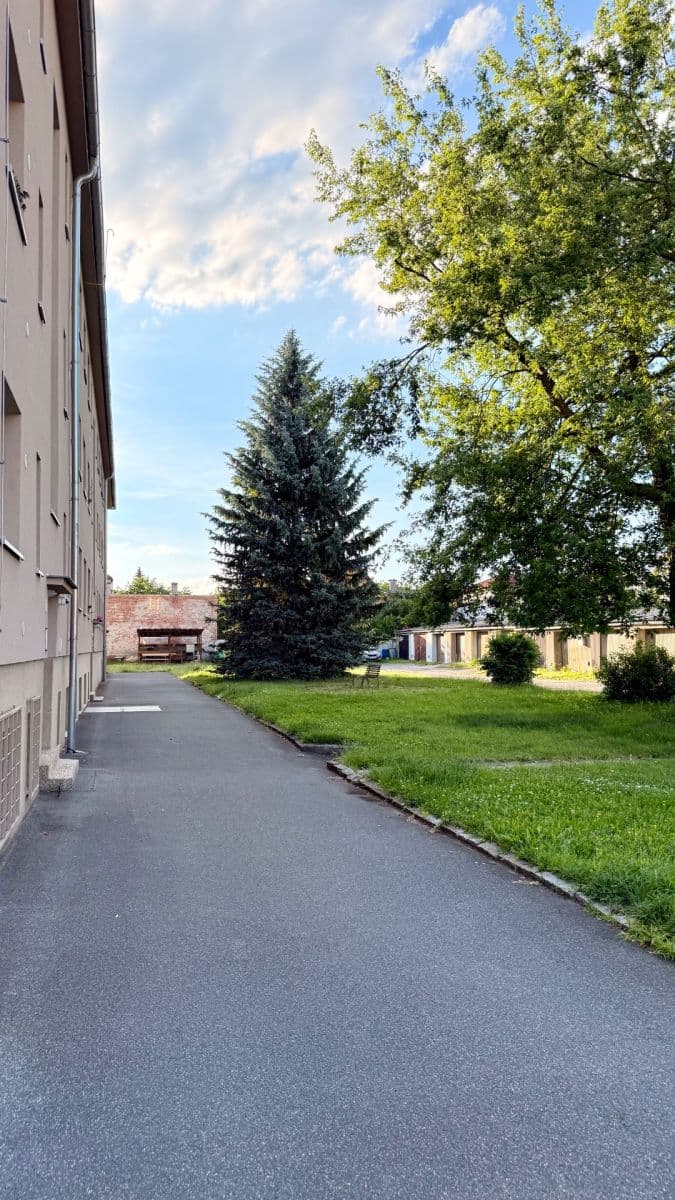 Pronájem bytu 2+kk 60 m², Jarosl. Kociána, Kladno, Středočeský kraj Pronájem bytu 2+kk 60 m², Jarosl. Kociána, Kladno, Středočeský kraj