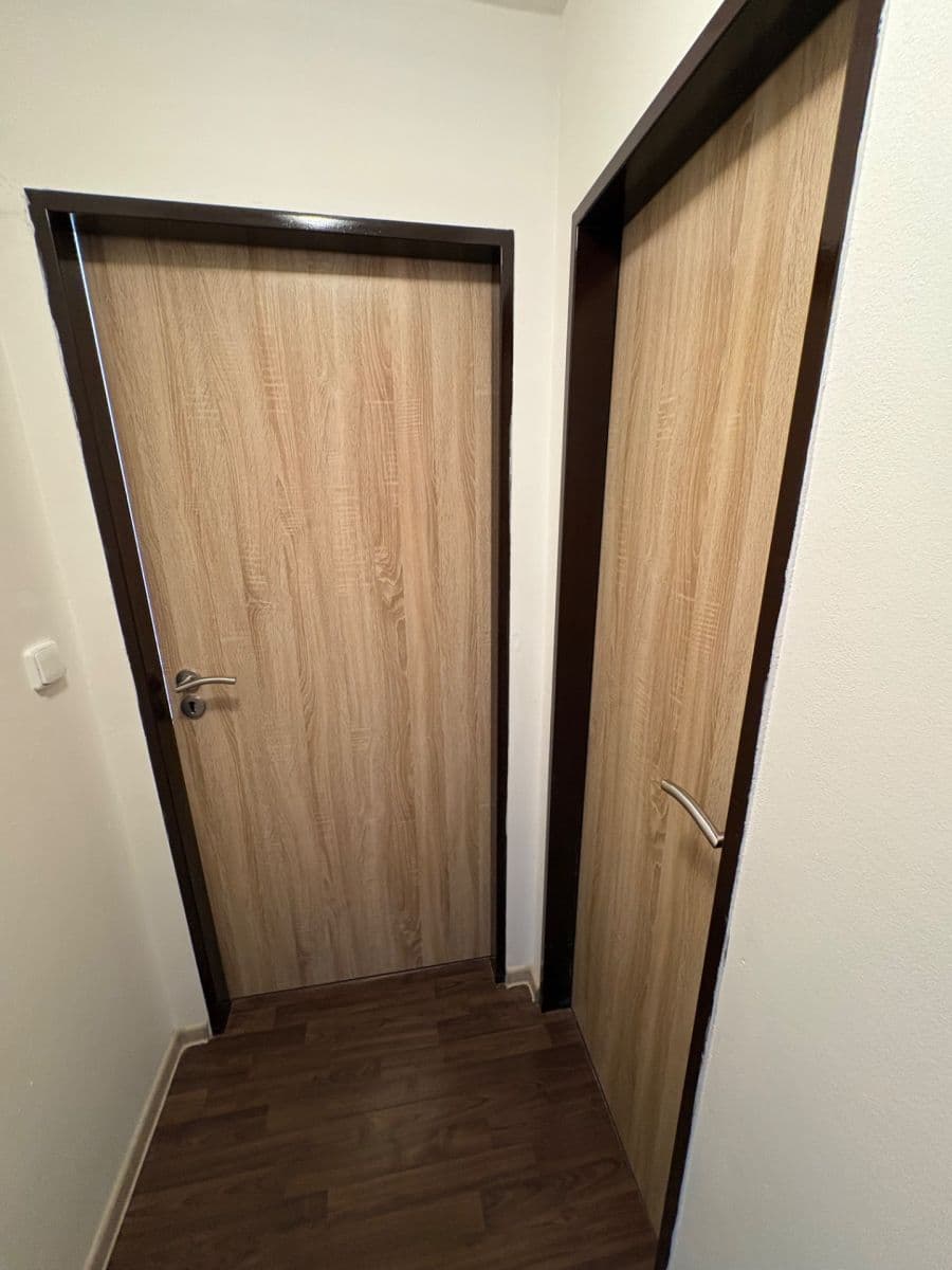 Pronájem bytu 1+kk 30 m², Nádražní, Líbeznice, Středočeský kraj Pronájem bytu 1+kk 30 m², Nádražní, Líbeznice, Středočeský kraj