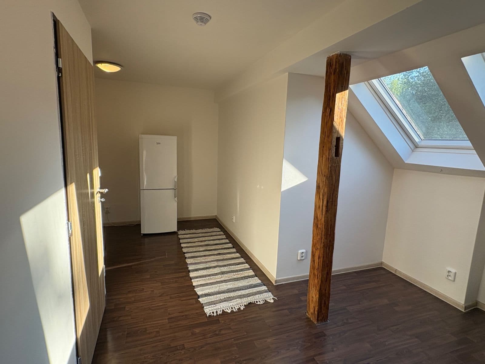 Pronájem bytu 1+kk 30 m², Nádražní, Líbeznice, Středočeský kraj Pronájem bytu 1+kk 30 m², Nádražní, Líbeznice, Středočeský kraj