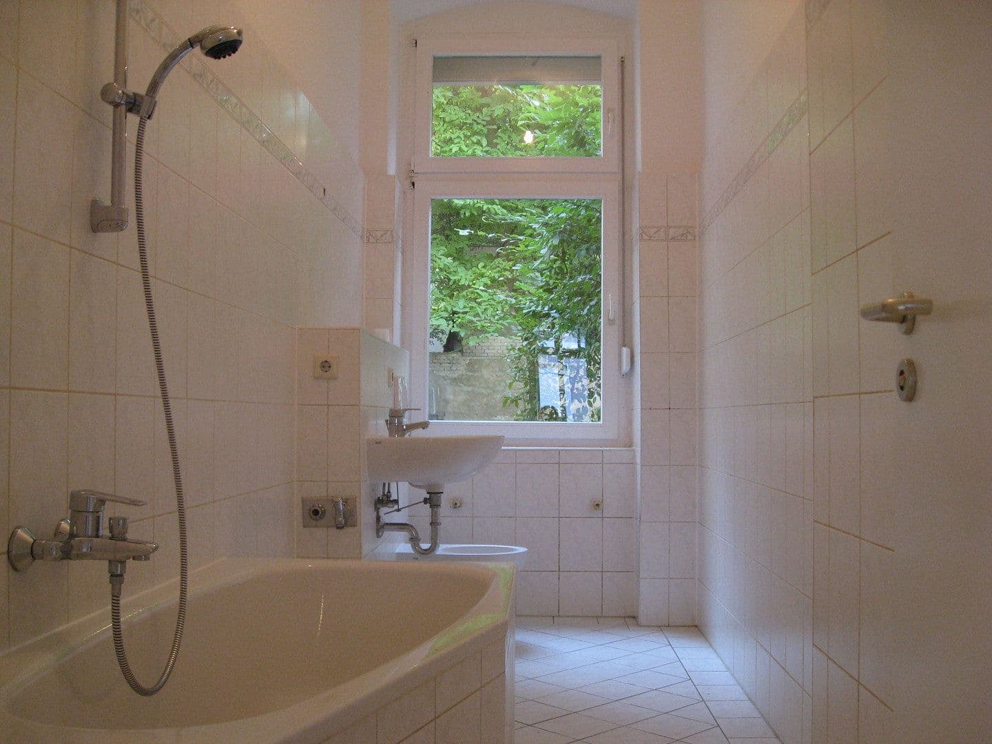 Pronájem bytu 2+1 62 m², Giselastr.34, Berlin, Berlín Pronájem bytu 2+1 62 m², Giselastr.34, Berlin, Berlín