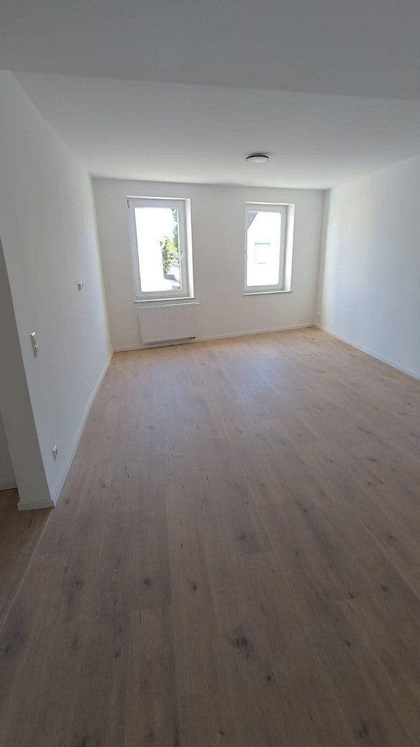 Prodej bytu 4+1 98 m², Hauptstraße 164, Bellheim, Porýní-Falc Prodej bytu 4+1 98 m², Hauptstraße 164, Bellheim, Porýní-Falc