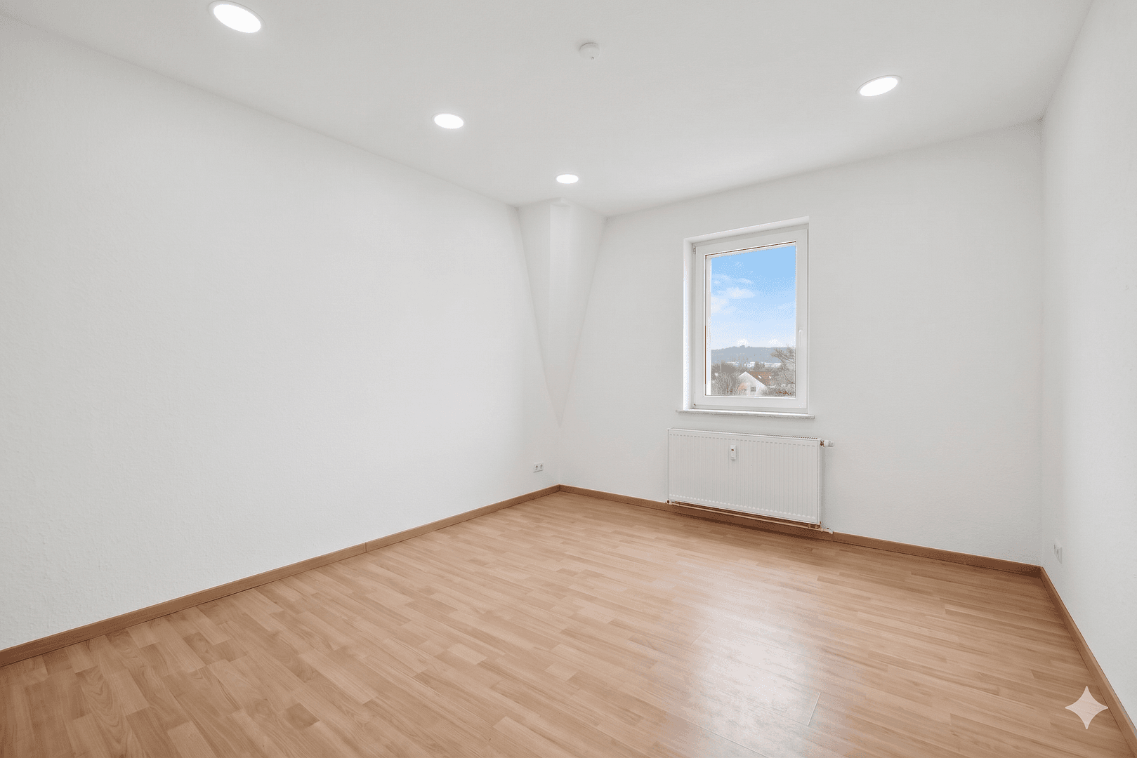 Pronájem bytu 2+1 55 m², Hohe Lehne 20, Freital, Sasko Pronájem bytu 2+1 55 m², Hohe Lehne 20, Freital, Sasko