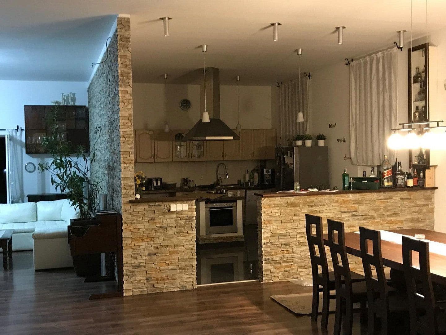 Prodej domu 540 m², pozemek 2.137 m², Akazienallee 10c, Wandlitz, Braniborsko Prodej domu 540 m², pozemek 2.137 m², Akazienallee 10c, Wandlitz, Braniborsko