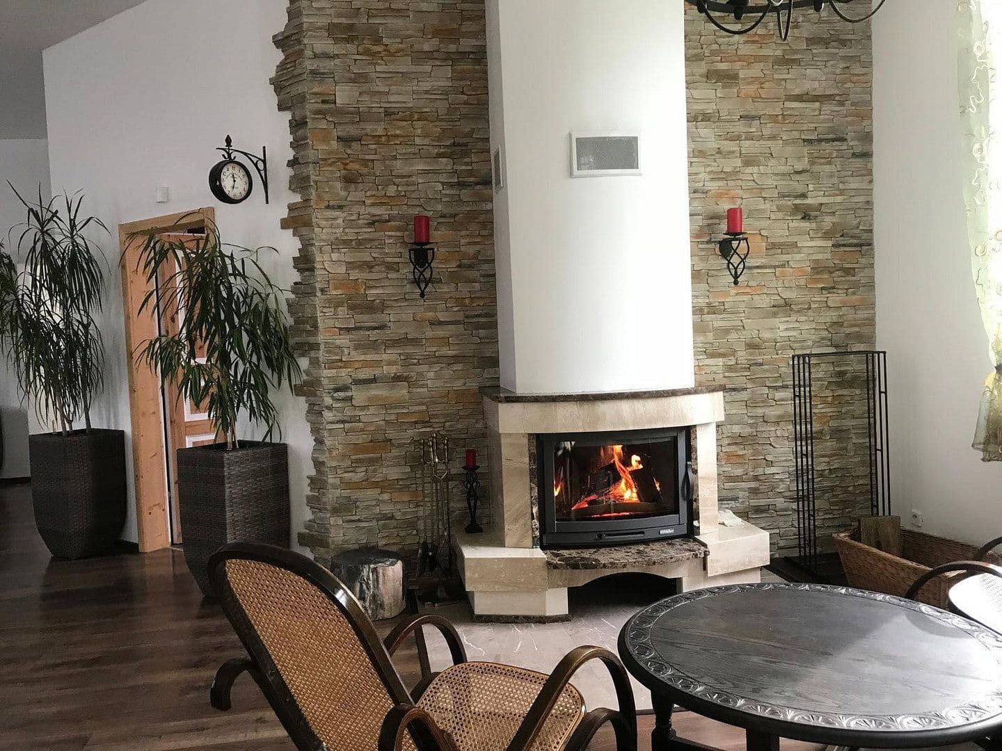 Prodej domu 540 m², pozemek 2.137 m², Akazienallee 10c, Wandlitz, Braniborsko Prodej domu 540 m², pozemek 2.137 m², Akazienallee 10c, Wandlitz, Braniborsko