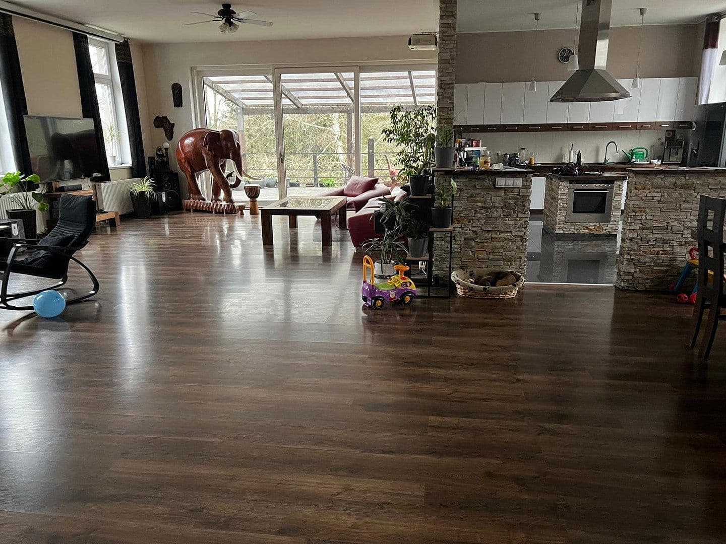 Prodej domu 540 m², pozemek 2.137 m², Akazienallee 10c, Wandlitz, Braniborsko Prodej domu 540 m², pozemek 2.137 m², Akazienallee 10c, Wandlitz, Braniborsko