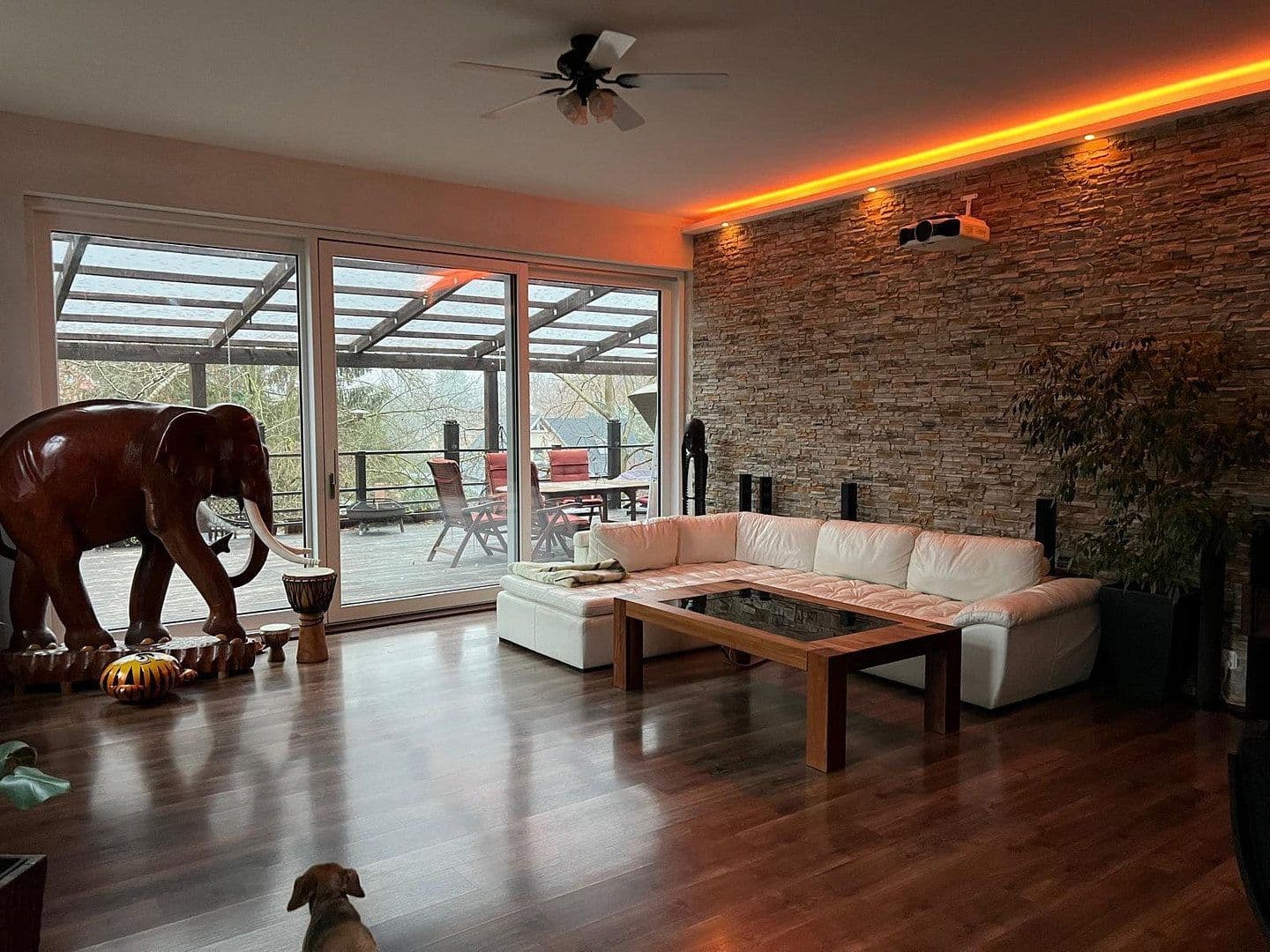 Prodej domu 540 m², pozemek 2.137 m², Akazienallee 10c, Wandlitz, Braniborsko Prodej domu 540 m², pozemek 2.137 m², Akazienallee 10c, Wandlitz, Braniborsko