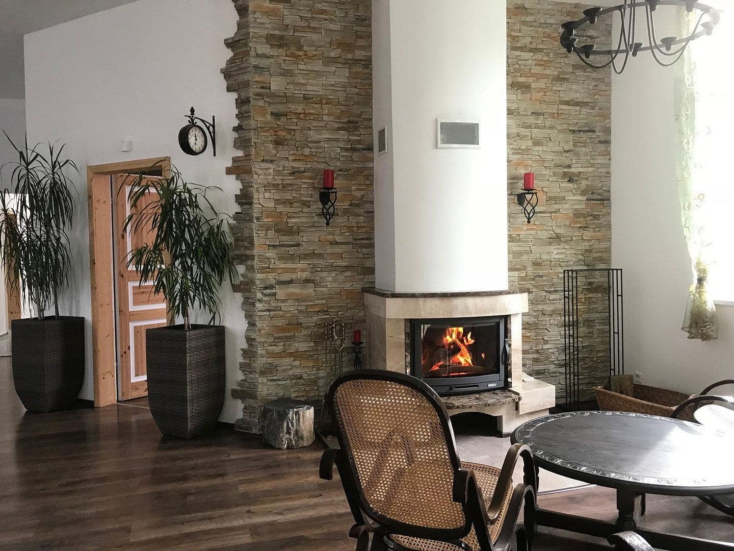 Prodej domu 540 m², pozemek 2.137 m², Akazienallee 10c, Wandlitz, Braniborsko Prodej domu 540 m², pozemek 2.137 m², Akazienallee 10c, Wandlitz, Braniborsko