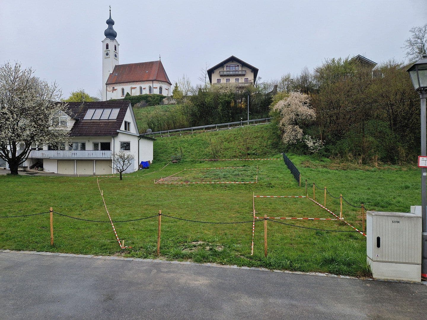 Prodej pozemku 470 m², Müllerwiese 7, Perach, Bavorsko Prodej pozemku 470 m², Müllerwiese 7, Perach, Bavorsko
