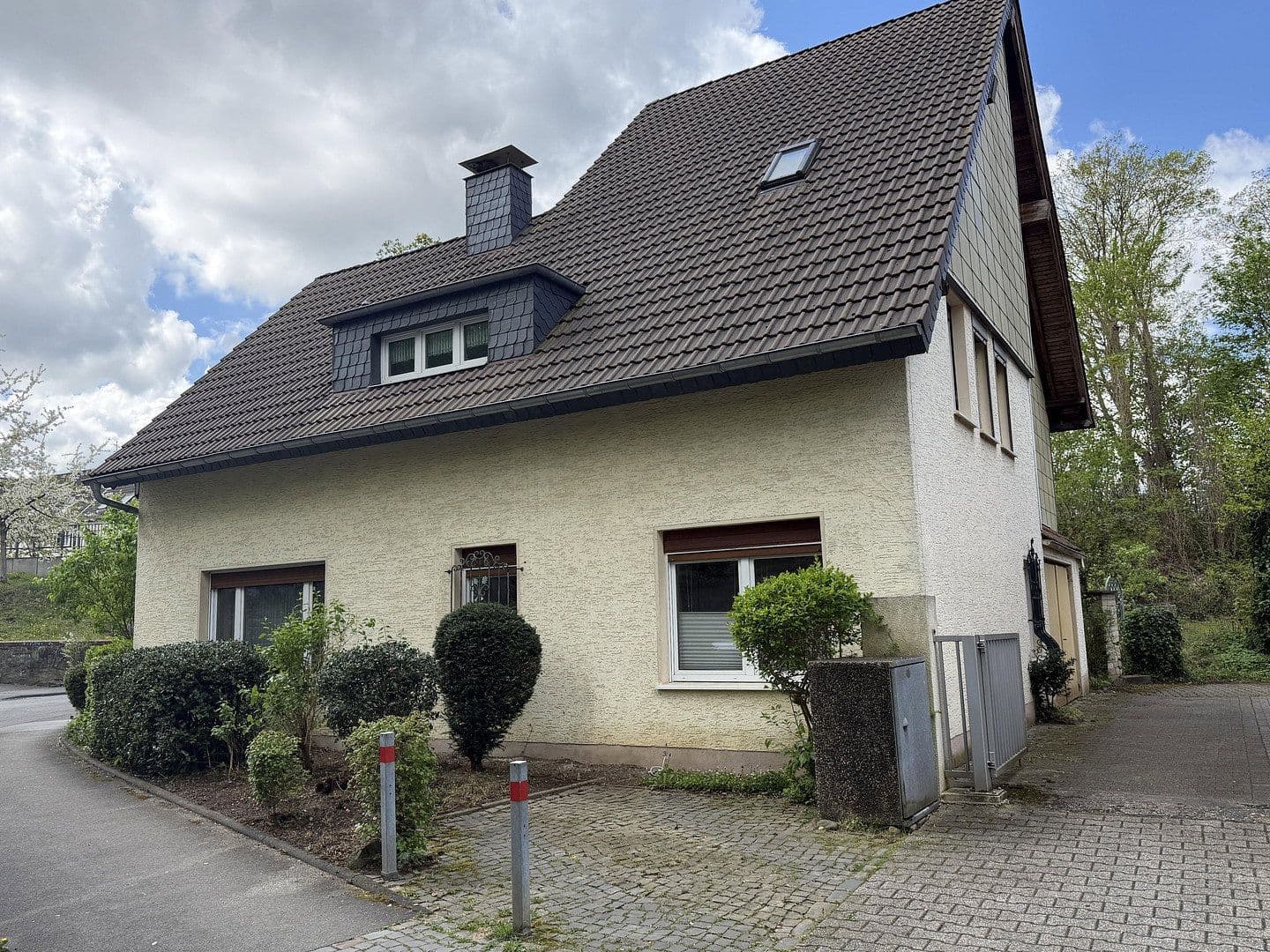 Prodej domu 213 m², pozemek 897 m², Witten, Severní Porýní-Vestfálsko Prodej domu 213 m², pozemek 897 m², Witten, Severní Porýní-Vestfálsko