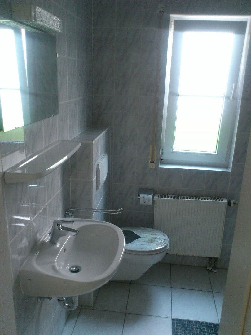 Pronájem bytu 2+1 55 m², Bergstrasse 24 a, Nörtershausen, Porýní-Falc Pronájem bytu 2+1 55 m², Bergstrasse 24 a, Nörtershausen, Porýní-Falc