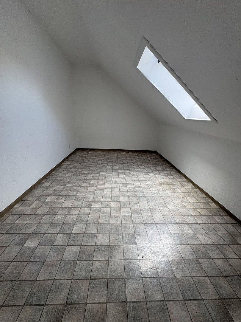 Prodej domu 245 m², pozemek 1.197 m², Kümmersbruck, Bavorsko Prodej domu 245 m², pozemek 1.197 m², Kümmersbruck, Bavorsko