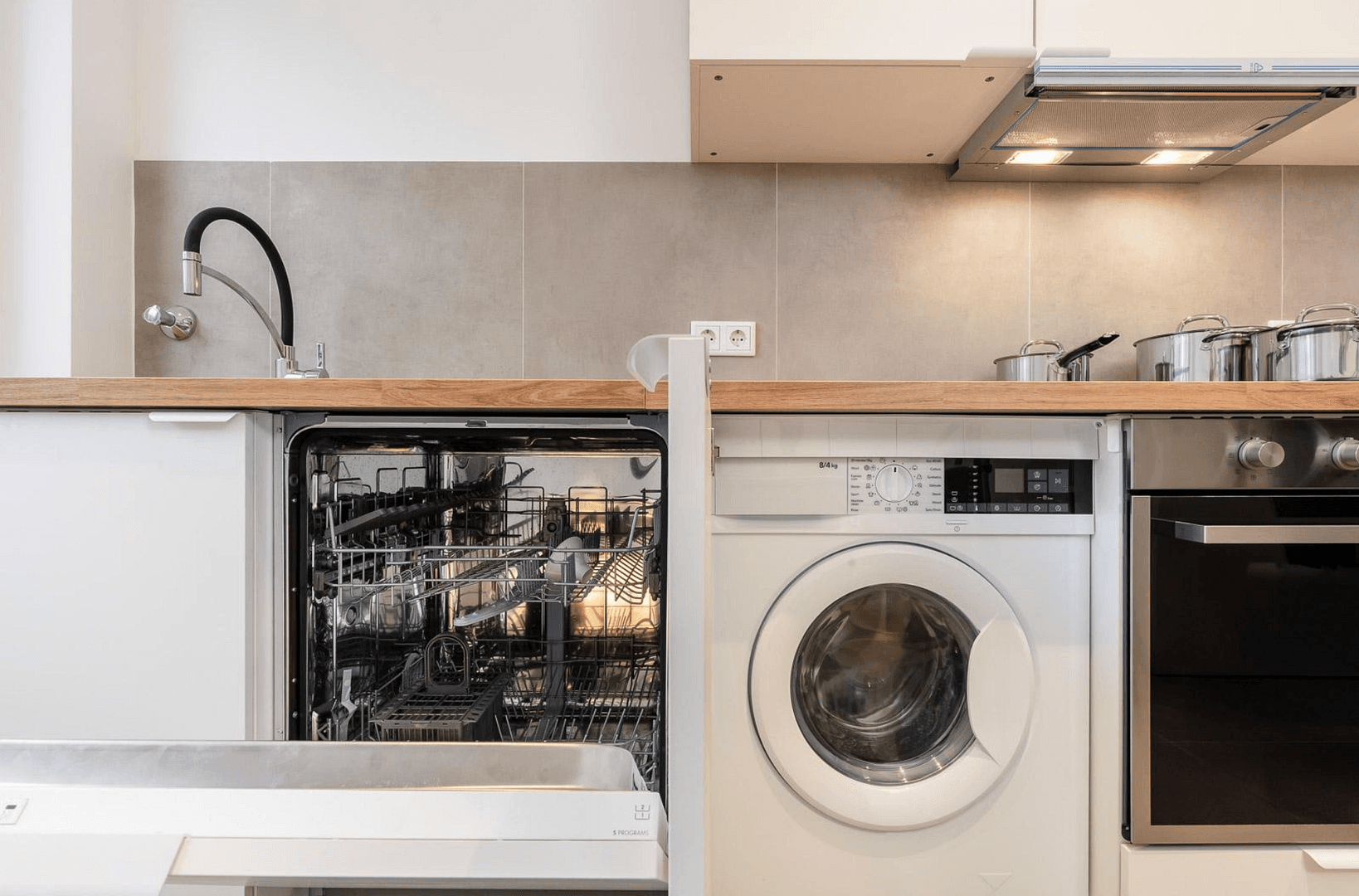 Prodej bytu 4+1 70 m², Köln, Severní Porýní-Vestfálsko Prodej bytu 4+1 70 m², Köln, Severní Porýní-Vestfálsko