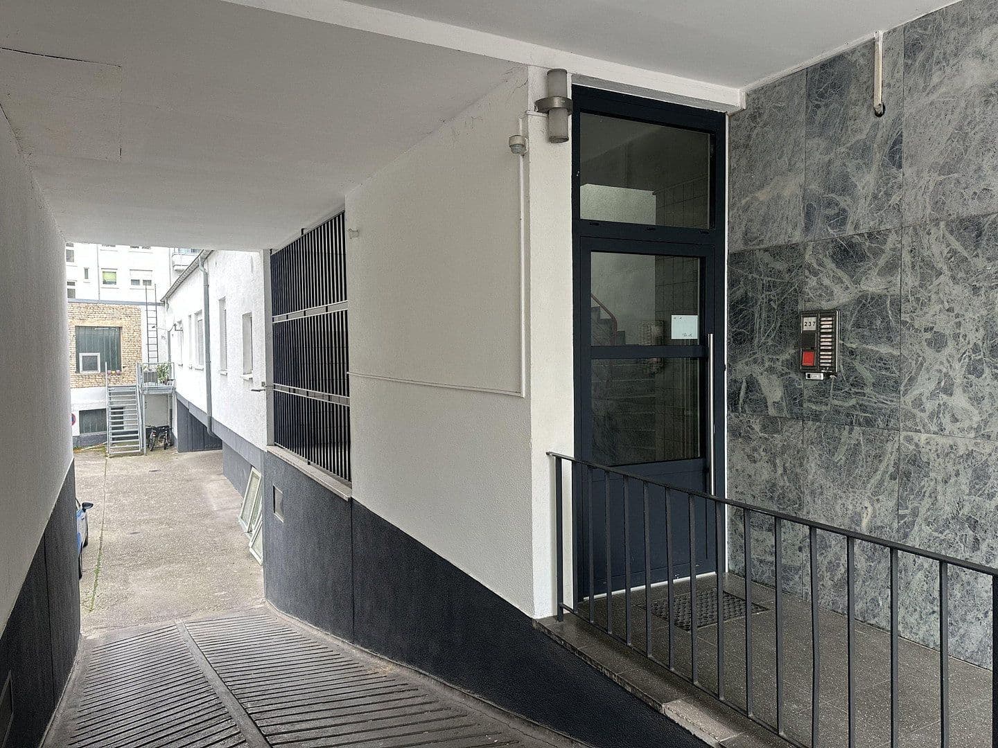 Pronájem nebytového prostoru 136 m², Mundenheimerstr. 237, Ludwigshafen am Rhein, Porýní-Falc Pronájem nebytového prostoru 136 m², Mundenheimerstr. 237, Ludwigshafen am Rhein, Porýní-Falc