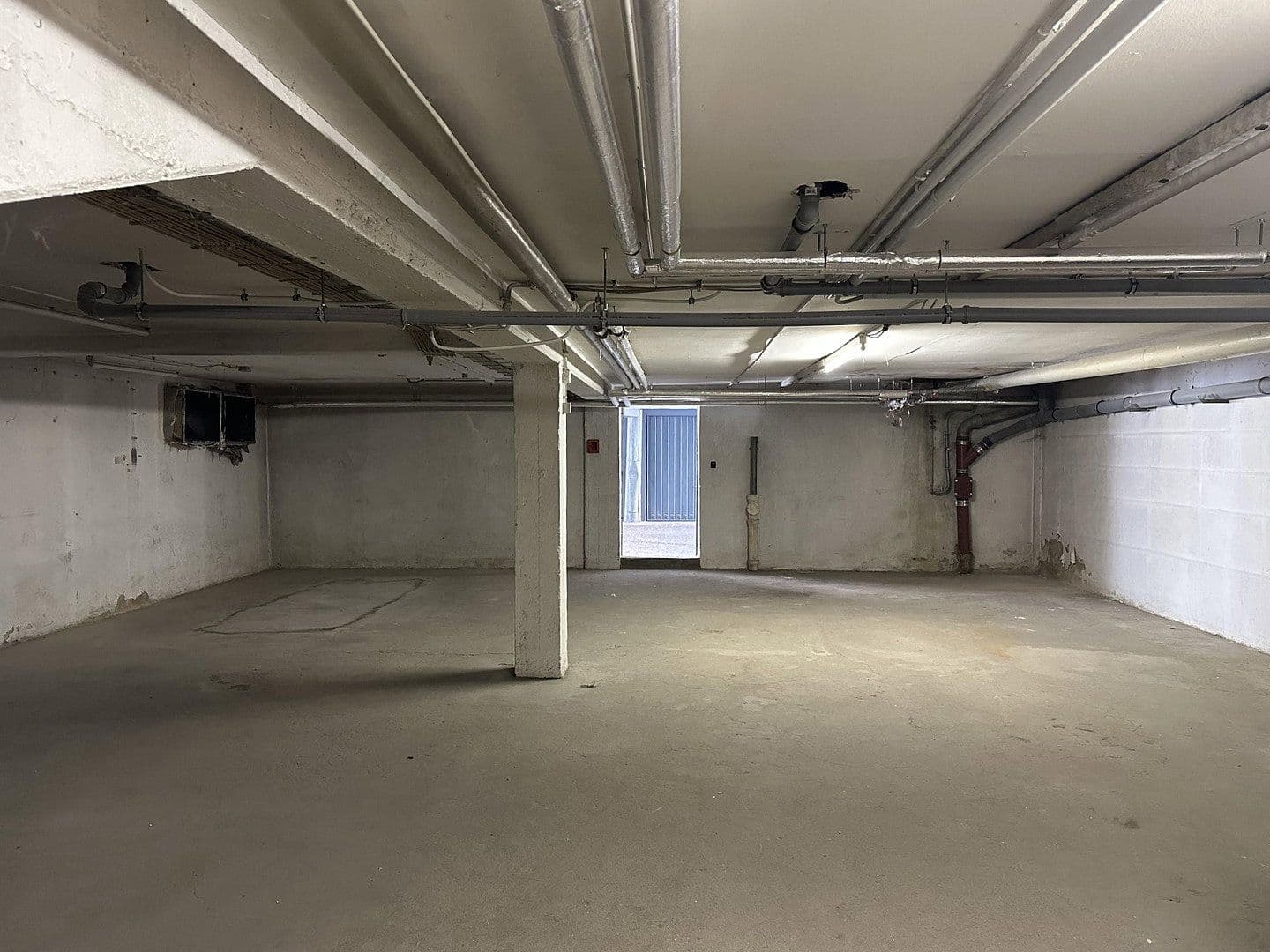 Pronájem nebytového prostoru 136 m², Mundenheimerstr. 237, Ludwigshafen am Rhein, Porýní-Falc Pronájem nebytového prostoru 136 m², Mundenheimerstr. 237, Ludwigshafen am Rhein, Porýní-Falc