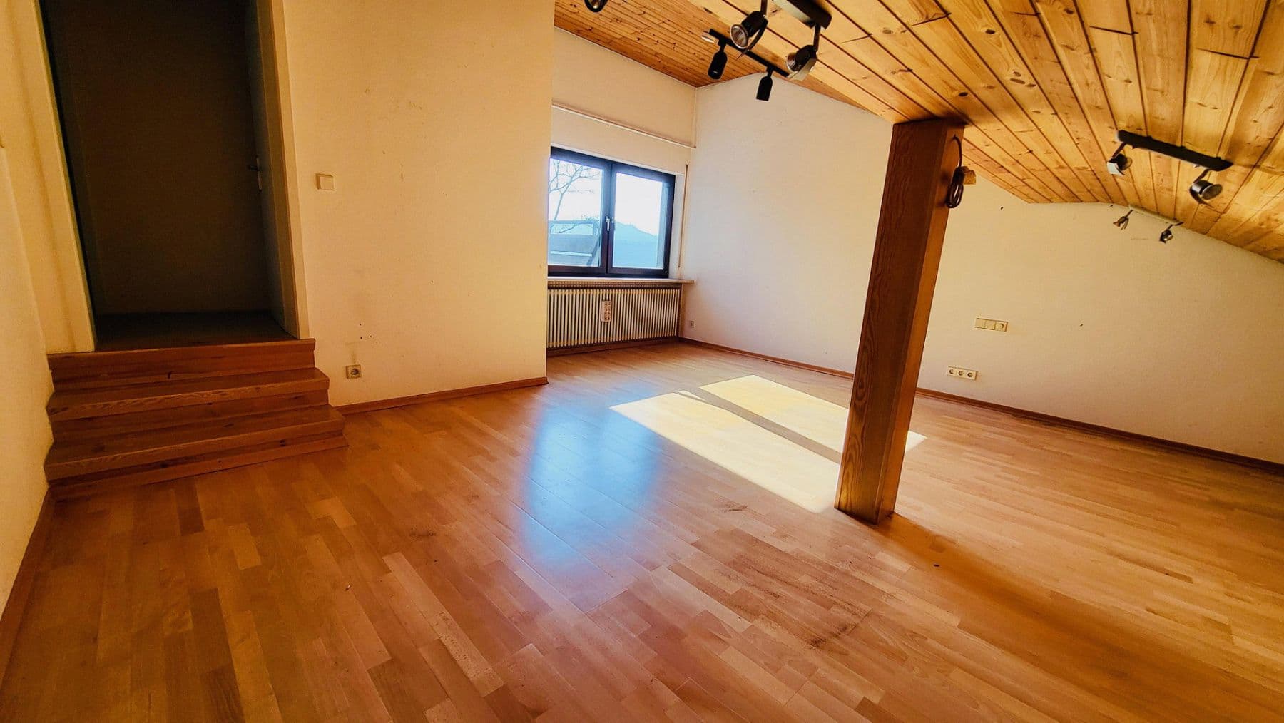 Prodej domu 345 m², pozemek 780 m², Oberer Rain 15, Gaggenau, Bádensko-Württembersko Prodej domu 345 m², pozemek 780 m², Oberer Rain 15, Gaggenau, Bádensko-Württembersko