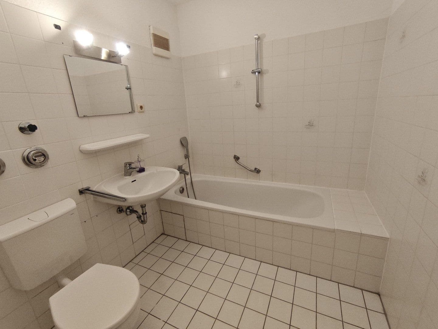 Pronájem bytu 1+1 46 m², Gieselherplatz 2, Ludwigshafen, Porýní-Falc Pronájem bytu 1+1 46 m², Gieselherplatz 2, Ludwigshafen, Porýní-Falc