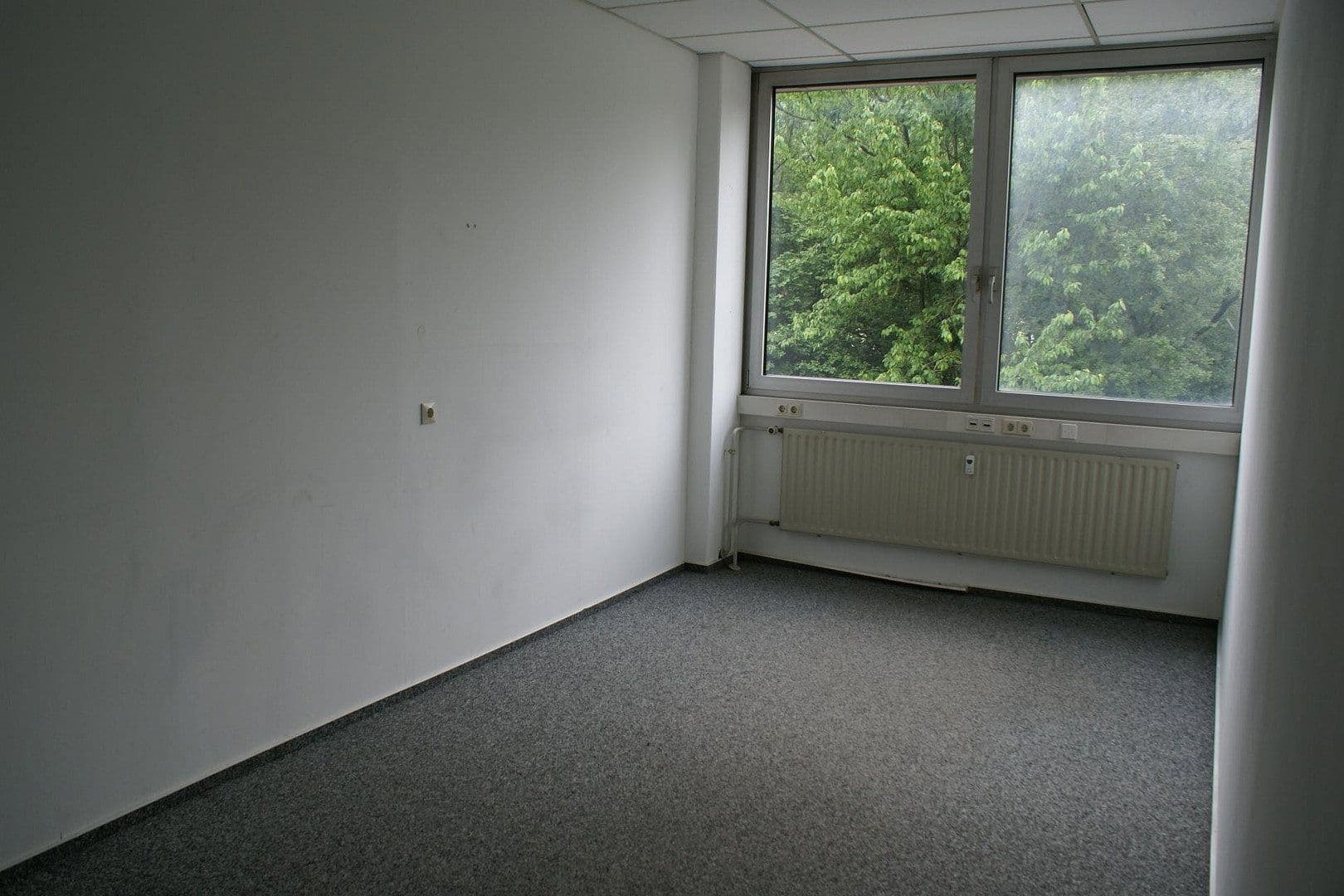 Pronájem kanceláře 100 m², Aalen, Bádensko-Württembersko Pronájem kanceláře 100 m², Aalen, Bádensko-Württembersko