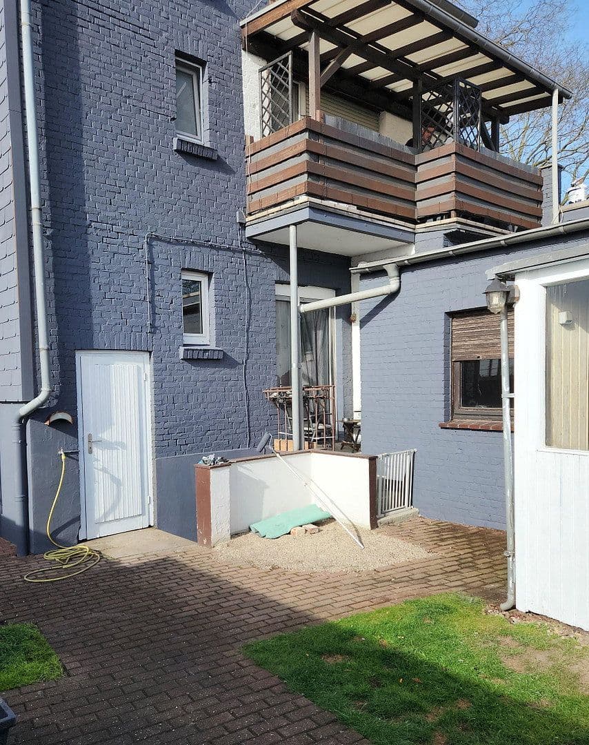 Prodej domu 201 m², pozemek 165 m², Oberhausen, Severní Porýní-Vestfálsko Prodej domu 201 m², pozemek 165 m², Oberhausen, Severní Porýní-Vestfálsko