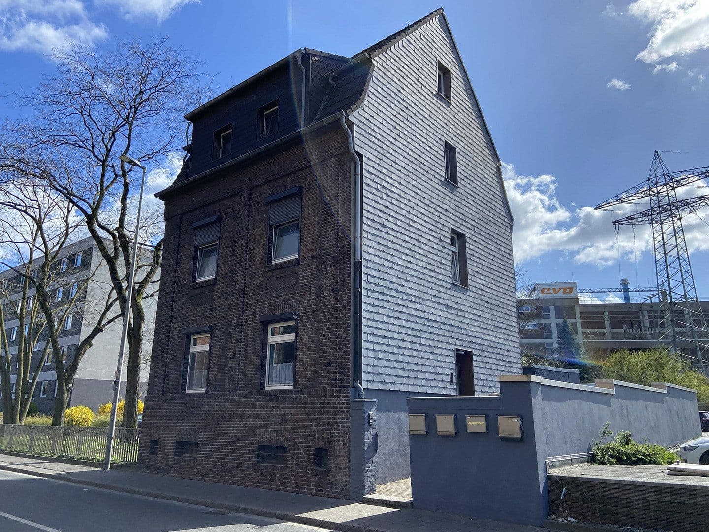 Prodej domu 201 m², pozemek 165 m², Oberhausen, Severní Porýní-Vestfálsko Prodej domu 201 m², pozemek 165 m², Oberhausen, Severní Porýní-Vestfálsko