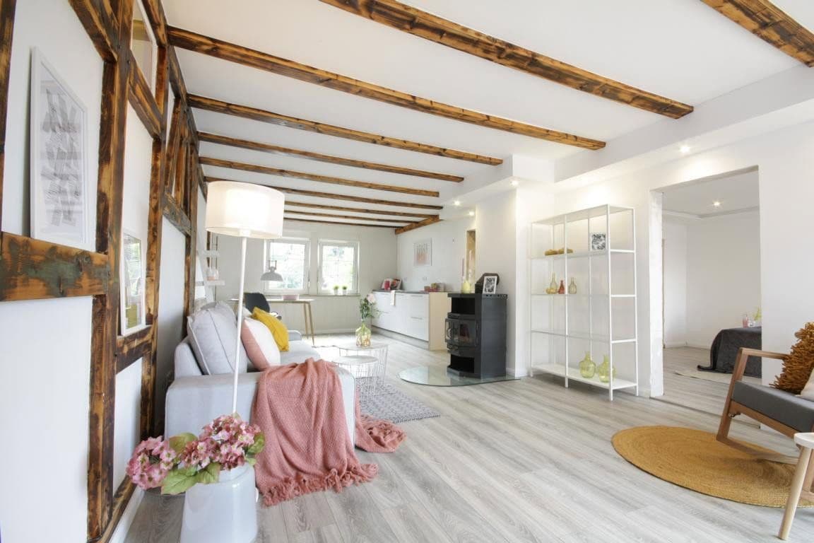 Prodej bytu 6+1 128 m², Bahnhofstr. 81, Hauenstein, Porýní-Falc Prodej bytu 6+1 128 m², Bahnhofstr. 81, Hauenstein, Porýní-Falc