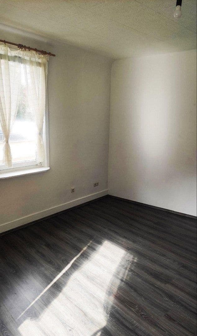 Pronájem bytu 1+1 40 m², Hohenlohestrasse 75, Bad Wildbad, Bádensko-Württembersko Pronájem bytu 1+1 40 m², Hohenlohestrasse 75, Bad Wildbad, Bádensko-Württembersko